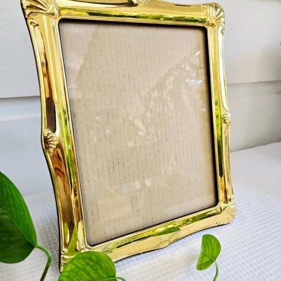 3/$45💕 Vintage Brass Picture Frame – Wall Hanging or Stand-Up – A4 Size - Picture 3 of 4